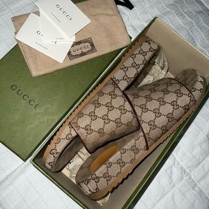 Gucci sandal size 13 (fits like a mens US 12)